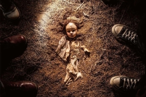 恐怖电影《圣餐娃娃的诅咒》解说文案-片源下载-电影解说文案网