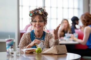 剧情电影《你好，我叫多蕾丝》解说文案-片源下载-电影解说文案网